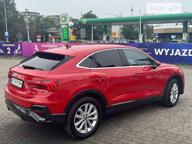Позашляховик / Кросовер Audi Q3 2020 в Львові