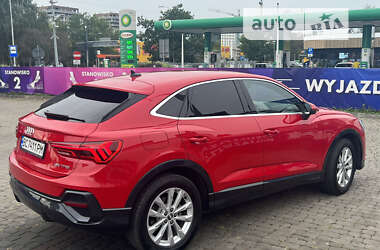 Внедорожник / Кроссовер Audi Q3 2020 в 