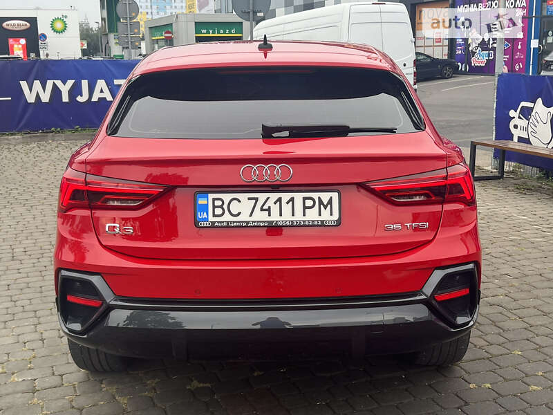 Позашляховик / Кросовер Audi Q3 2020 в Львові