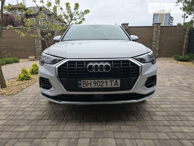 Позашляховик / Кросовер Audi Q3 2019 в Одесі