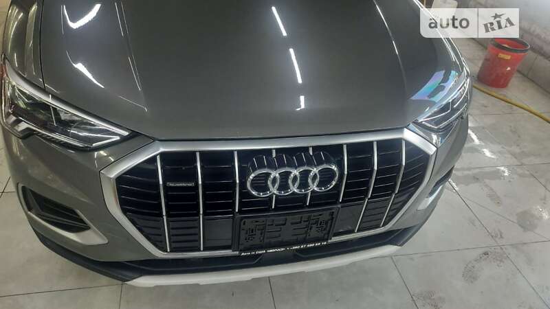 Позашляховик / Кросовер Audi Q3 2019 в Києві