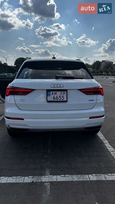 Внедорожник / Кроссовер Audi Q3 2019 в Житомире