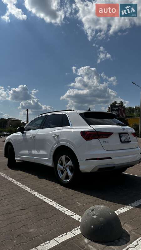 Внедорожник / Кроссовер Audi Q3 2019 в Житомире