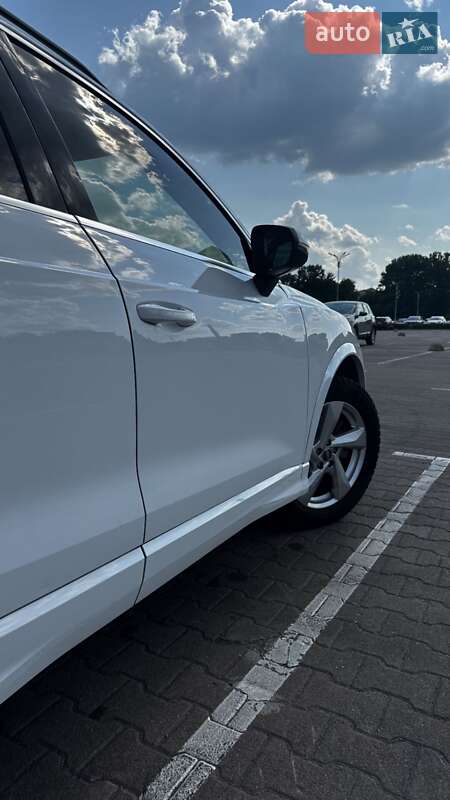 Внедорожник / Кроссовер Audi Q3 2019 в Житомире