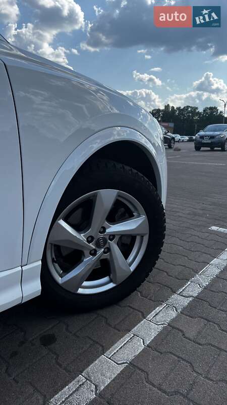Внедорожник / Кроссовер Audi Q3 2019 в Житомире