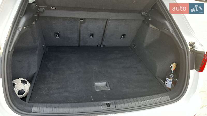 Внедорожник / Кроссовер Audi Q3 2019 в Житомире