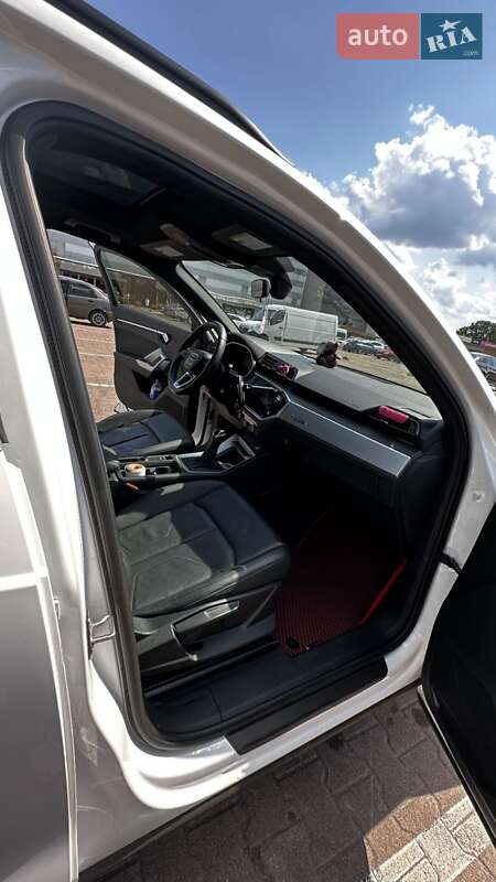 Внедорожник / Кроссовер Audi Q3 2019 в Житомире