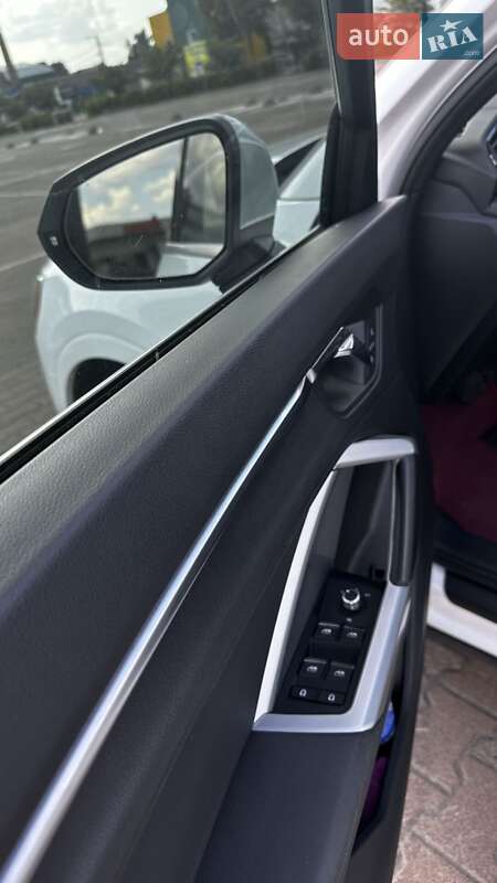 Внедорожник / Кроссовер Audi Q3 2019 в Житомире