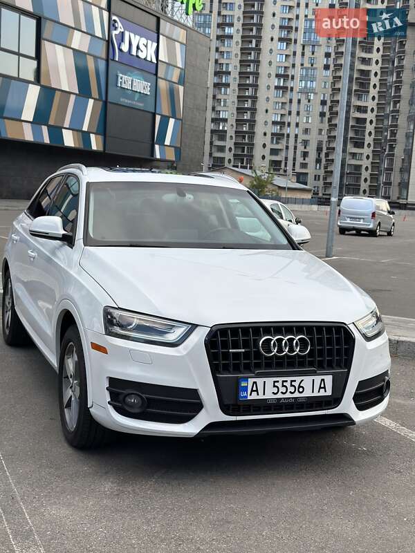 Внедорожник / Кроссовер Audi Q3 2015 в Киеве