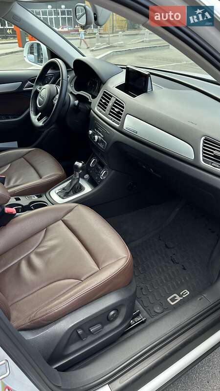 Внедорожник / Кроссовер Audi Q3 2015 в Киеве