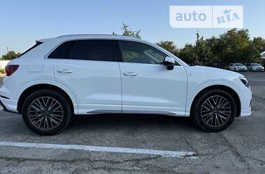 Позашляховик / Кросовер Audi Q3 2023 в Львові