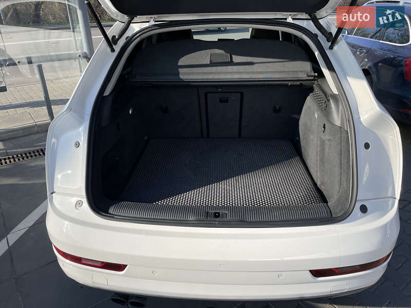 Внедорожник / Кроссовер Audi Q3 2015 в Луцке