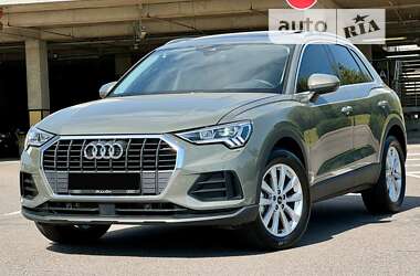 Внедорожник / Кроссовер Audi Q3 2022 в Киеве