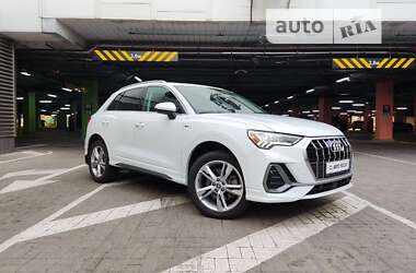 Позашляховик / Кросовер Audi Q3 2019 в Києві