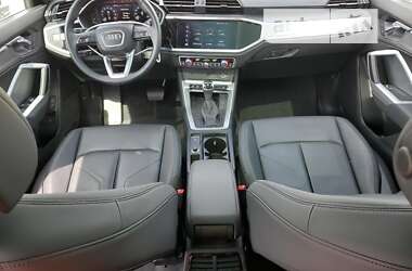 Внедорожник / Кроссовер Audi Q3 2022 в 