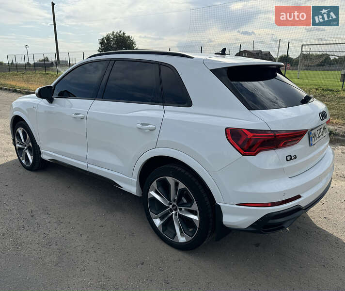 Внедорожник / Кроссовер Audi Q3 2022 в Киеве