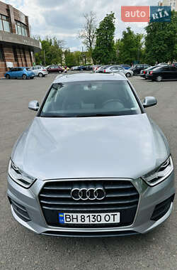 Внедорожник / Кроссовер Audi Q3 2015 в 