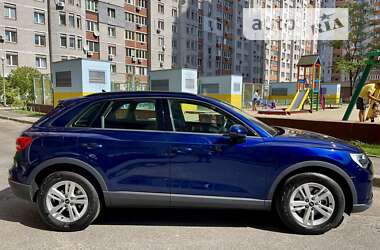 Позашляховик / Кросовер Audi Q3 2021 в Києві