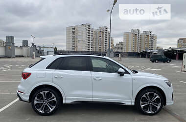 Внедорожник / Кроссовер Audi Q3 2020 в Киеве