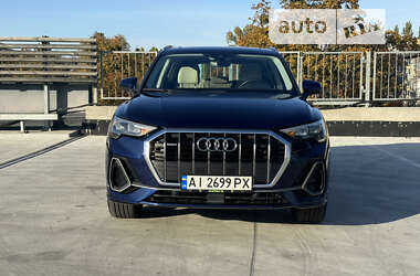 Внедорожник / Кроссовер Audi Q3 2021 в Киеве