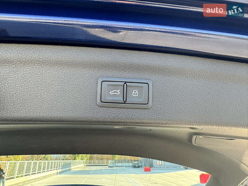 Внедорожник / Кроссовер Audi Q3 2021 в Киеве