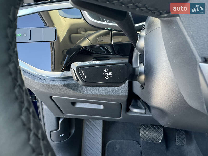 Внедорожник / Кроссовер Audi Q3 2021 в Киеве