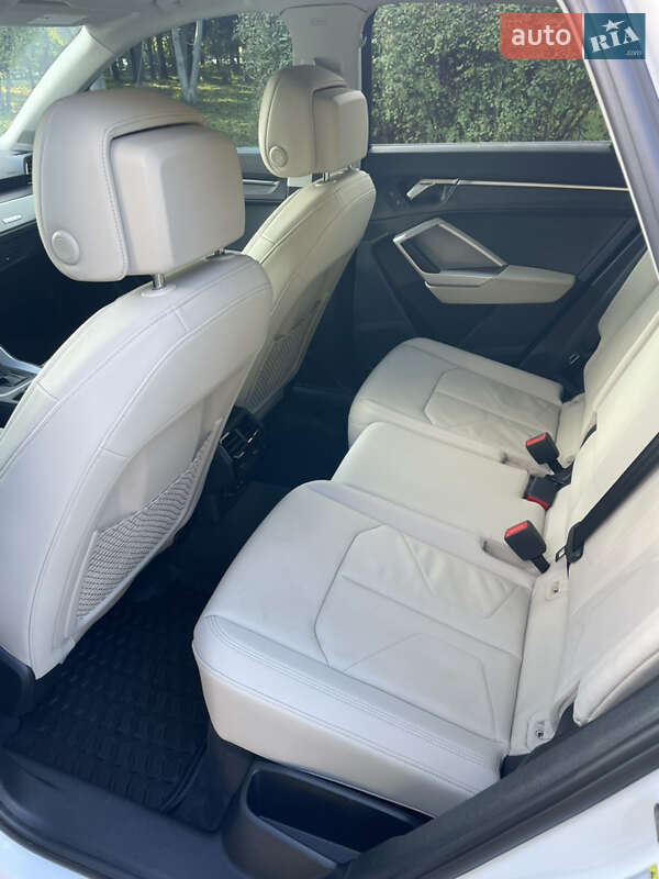 Внедорожник / Кроссовер Audi Q3 2021 в Ровно фото 21 Внедорожник / Кроссовер Audi Q3 2021 в Ровно
