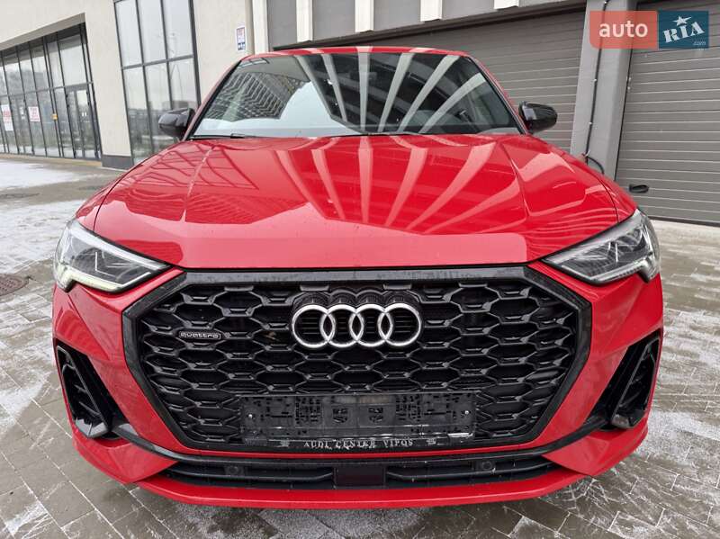 Позашляховик / Кросовер Audi Q3 2022 в Києві