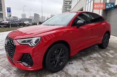 Позашляховик / Кросовер Audi Q3 2022 в Києві