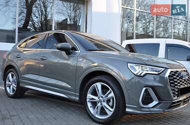 Внедорожник / Кроссовер Audi Q3 2020 в 
