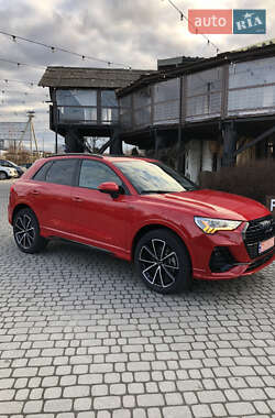 Внедорожник / Кроссовер Audi Q3 2023 в 
