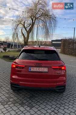 Внедорожник / Кроссовер Audi Q3 2023 в 
