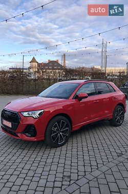 Внедорожник / Кроссовер Audi Q3 2023 в 