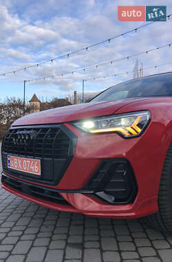 Внедорожник / Кроссовер Audi Q3 2023 в 