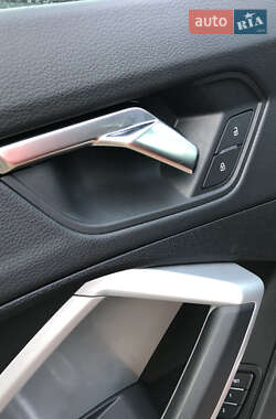 Внедорожник / Кроссовер Audi Q3 2023 в 