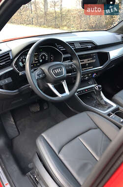 Внедорожник / Кроссовер Audi Q3 2023 в 