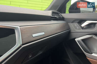 Внедорожник / Кроссовер Audi Q3 2019 в 