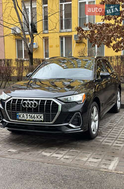 Позашляховик / Кросовер Audi Q3 2021 в Києві