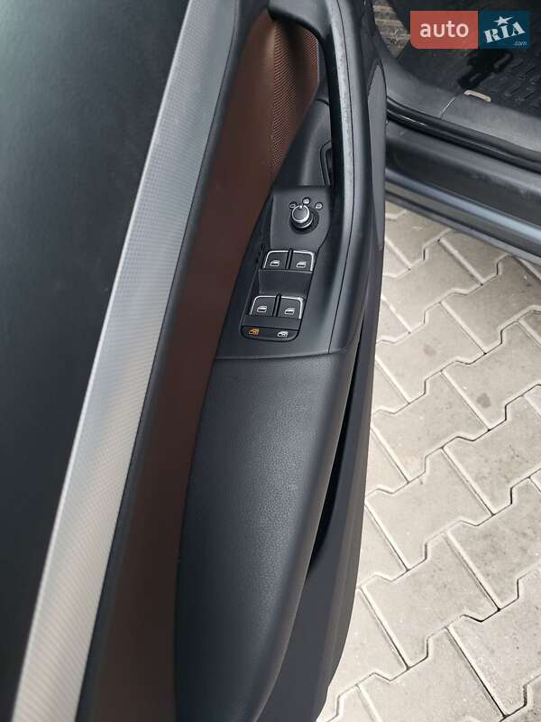 Внедорожник / Кроссовер Audi Q3 2015 в Киеве фото 12 Внедорожник / Кроссовер Audi Q3 2015 в Киеве