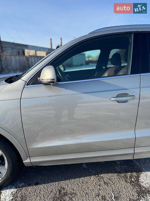 Внедорожник / Кроссовер Audi Q3 2015 в Тернополе