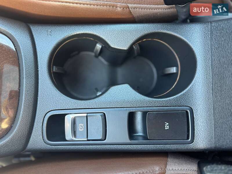 Внедорожник / Кроссовер Audi Q3 2015 в Тернополе