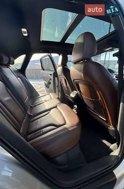 Внедорожник / Кроссовер Audi Q3 2015 в 