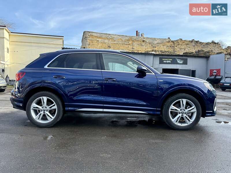 Позашляховик / Кросовер Audi Q3 2020 в Одесі