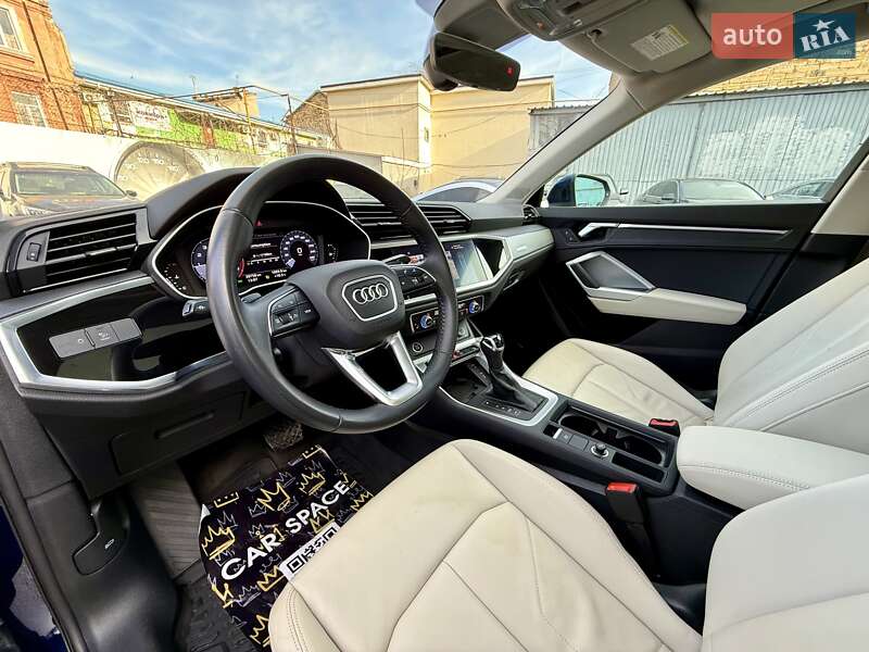 Позашляховик / Кросовер Audi Q3 2020 в Одесі