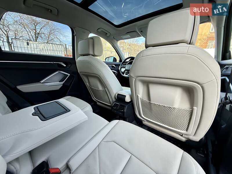 Позашляховик / Кросовер Audi Q3 2020 в Одесі