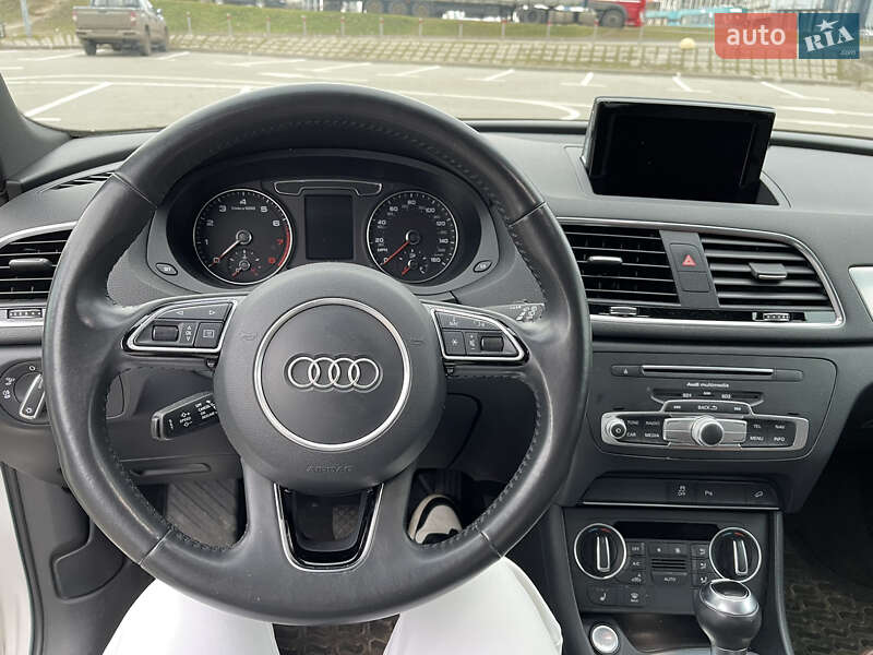 Позашляховик / Кросовер Audi Q3 2017 в Києві