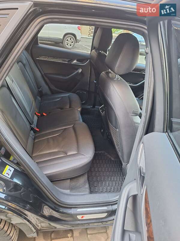 Внедорожник / Кроссовер Audi Q3 2017 в Черновцах