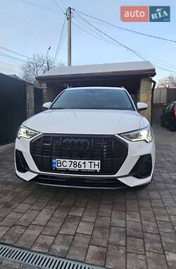 Внедорожник / Кроссовер Audi Q3 2023 в 