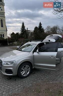 Внедорожник / Кроссовер Audi Q3 2016 в 