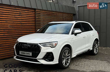 Внедорожник / Кроссовер Audi Q3 2021 в 